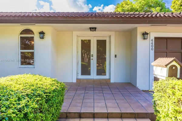 $5,400 | 4400 Southwest 9th Lane, Miami, FL 33134