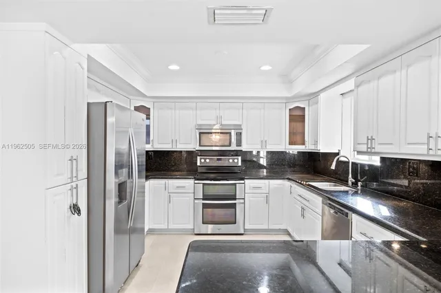 $5,400 | 4400 Southwest 9th Lane, Miami, FL 33134