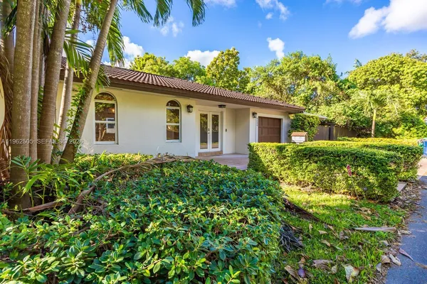 $5,400 | 4400 Southwest 9th Lane, Miami, FL 33134