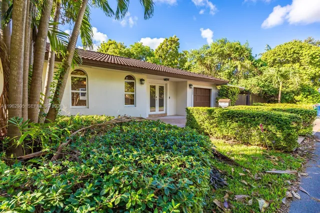 $5,400 | 4400 Southwest 9th Lane, Miami, FL 33134