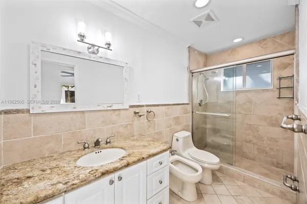 $5,400 | 4400 Southwest 9th Lane, Miami, FL 33134