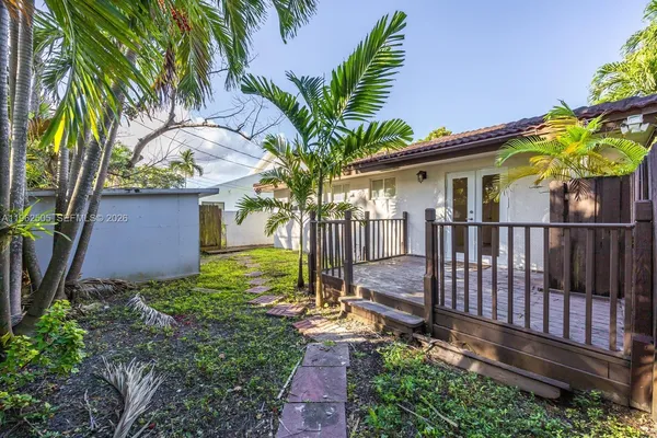 $5,400 | 4400 Southwest 9th Lane, Miami, FL 33134