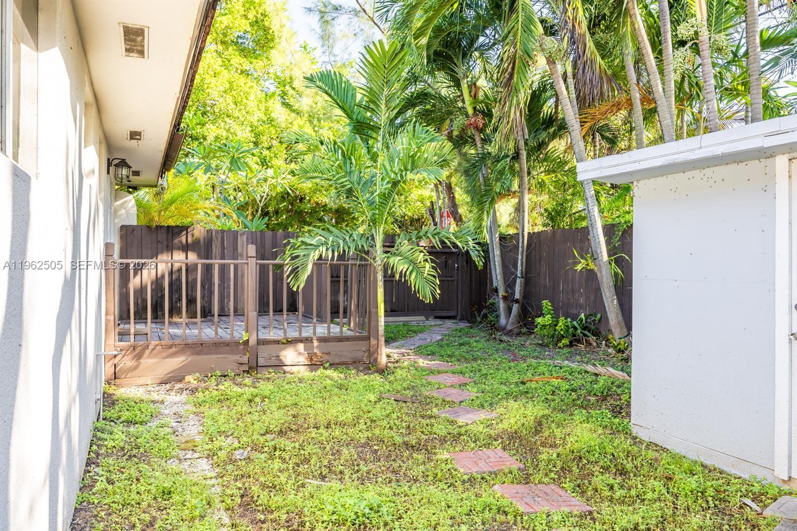 4400 Southwest 9th Lane Miami, FL 33134 - Photo 28 of 41