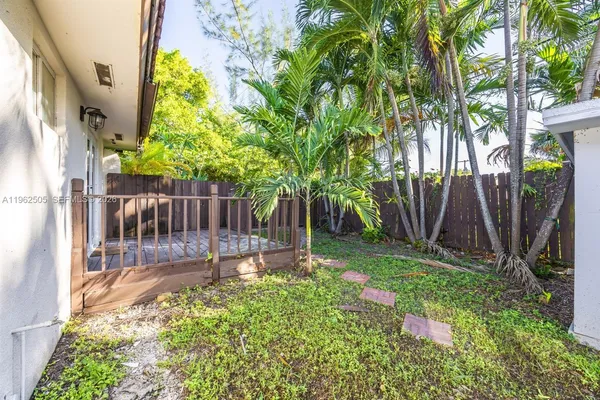 $5,400 | 4400 Southwest 9th Lane, Miami, FL 33134