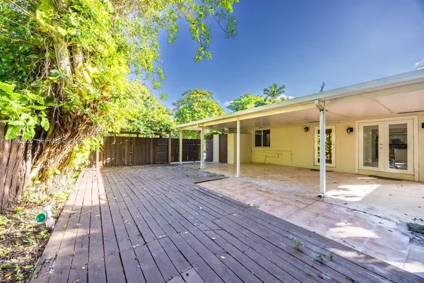 $5,400 | 4400 Southwest 9th Lane, Miami, FL 33134