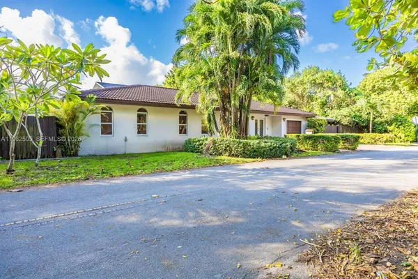 $5,400 | 4400 Southwest 9th Lane, Miami, FL 33134