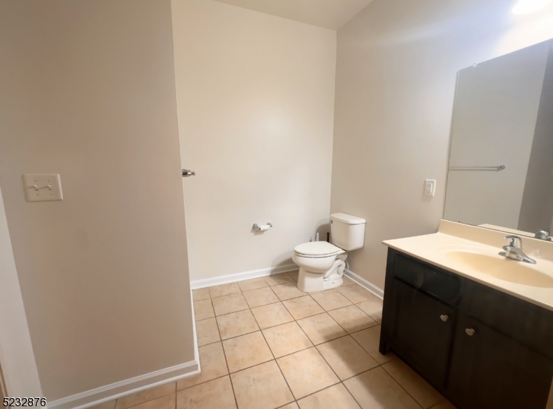 49 Station Square Union, NJ 07083 - Photo 5 of 18