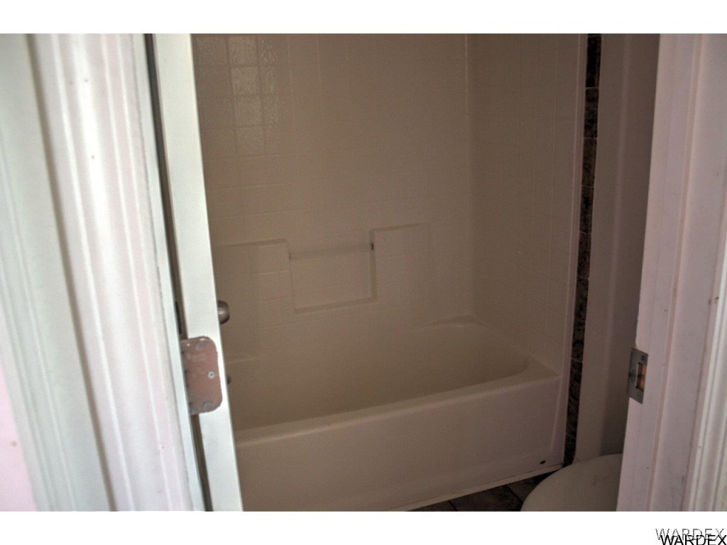 3969 Elfrida Road Golden Valley, AZ 86413 - Photo 12 of 29 a bathroom with a shower