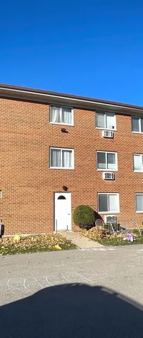 $1,900 | 287 8th Street, Unit 3A, Wheeling, IL 60090