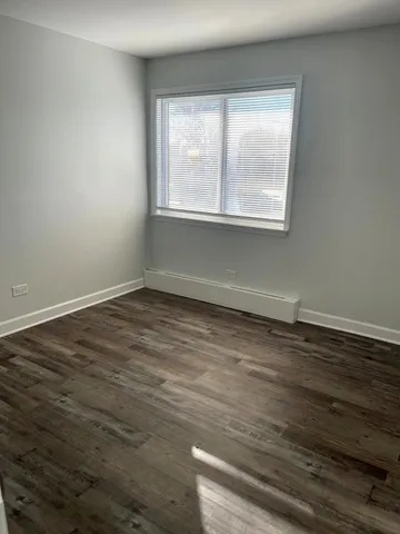 $1,900 | 287 8th Street, Unit 3A, Wheeling, IL 60090