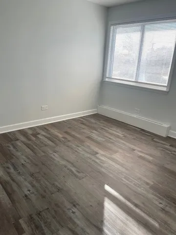 $1,900 | 287 8th Street, Unit 3A, Wheeling, IL 60090