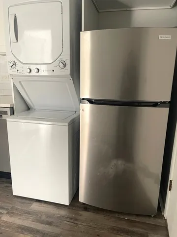 $1,900 | 287 8th Street, Unit 3A, Wheeling, IL 60090