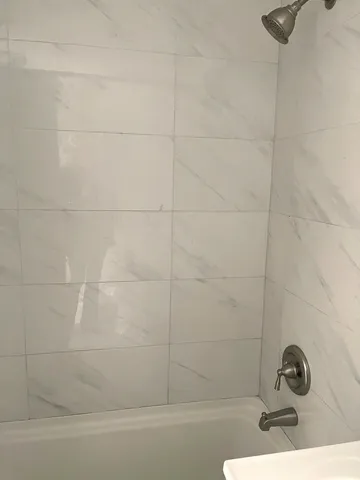 $1,900 | 287 8th Street, Unit 3A, Wheeling, IL 60090