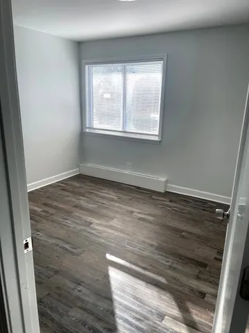 $1,900 | 287 8th Street, Unit 3A, Wheeling, IL 60090