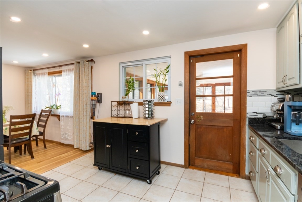 22 Livoli Road Framingham, MA 01701 - Photo 17 of 42