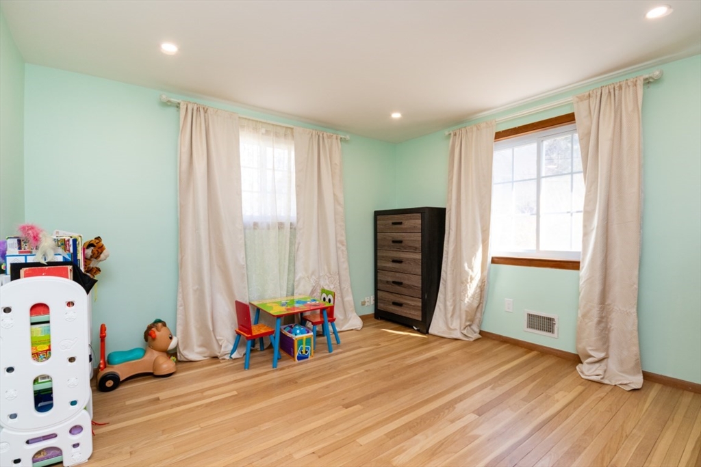 22 Livoli Road Framingham, MA 01701 - Photo 23 of 42