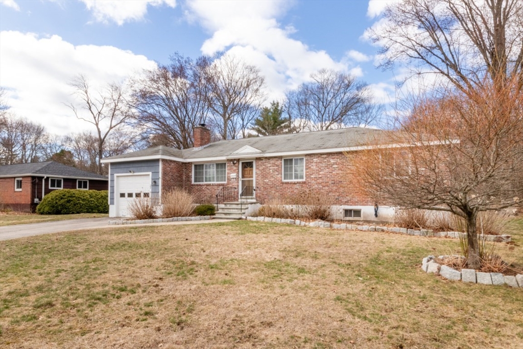 22 Livoli Road Framingham, MA 01701 - Photo 3 of 42