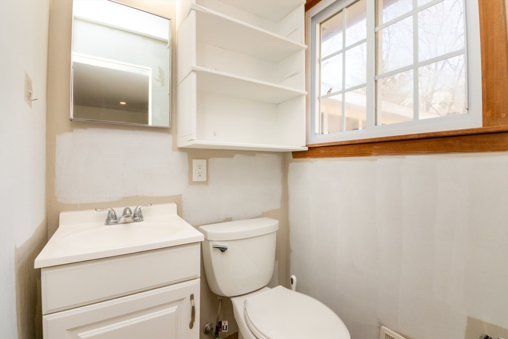 22 Livoli Road Framingham, MA 01701 - Photo 32 of 42