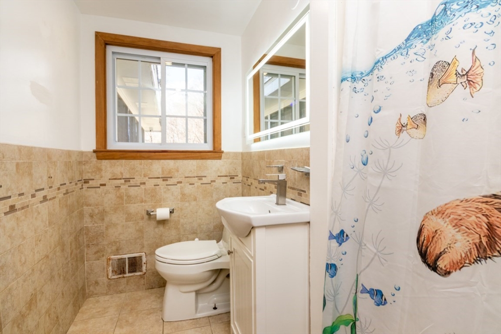 22 Livoli Road Framingham, MA 01701 - Photo 33 of 42