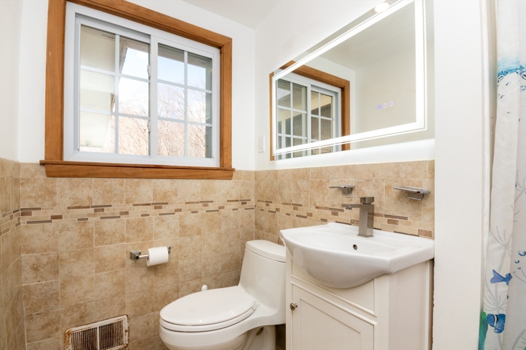 22 Livoli Road Framingham, MA 01701 - Photo 34 of 42