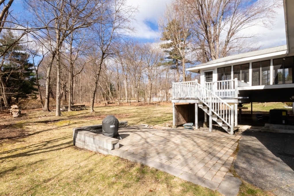 22 Livoli Road Framingham, MA 01701 - Photo 5 of 42