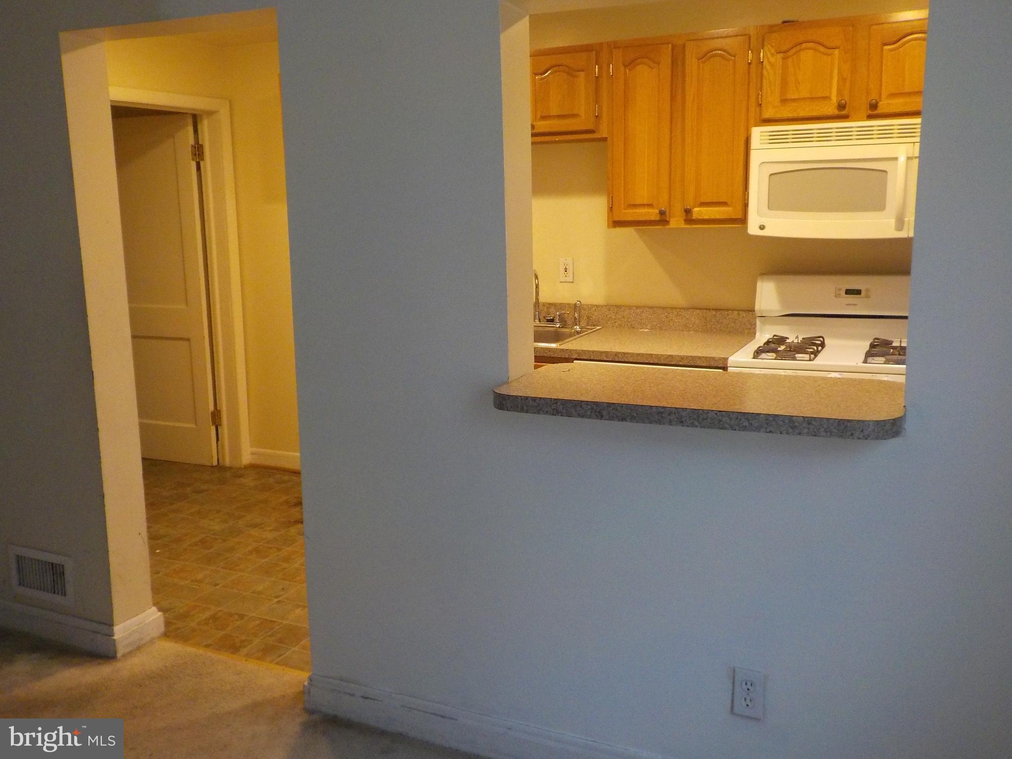 4305 Eldone Road Baltimore, MD 21229 - Photo 8 of 14 Interior (General)