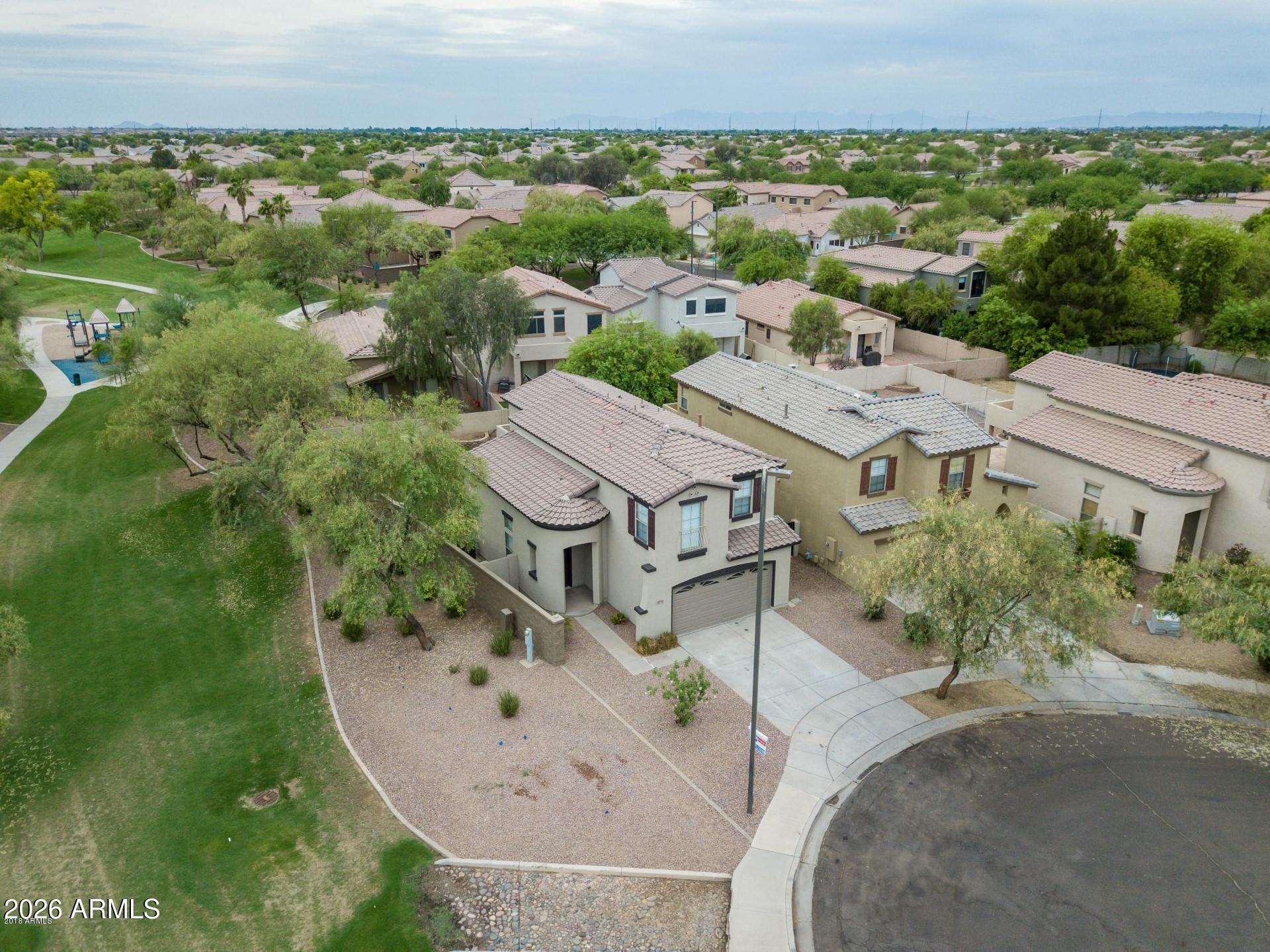 4376 South Rim Court Gilbert, AZ 85297 - Photo 20 of 23 That's you on the end...