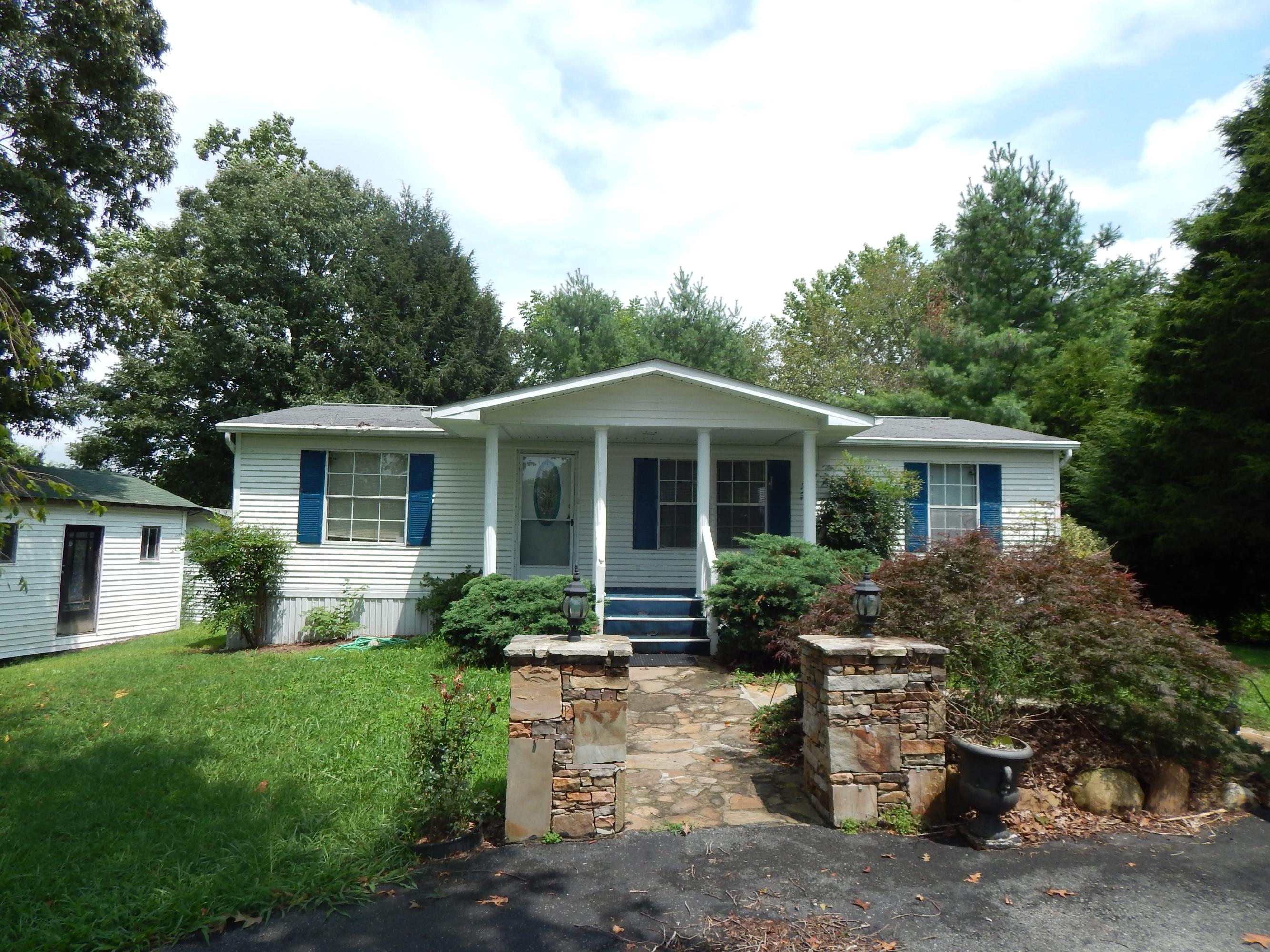 1512 Sulphur Springs Road Clinton, TN 37716 - Photo 1 of 12 2014-08-11 14