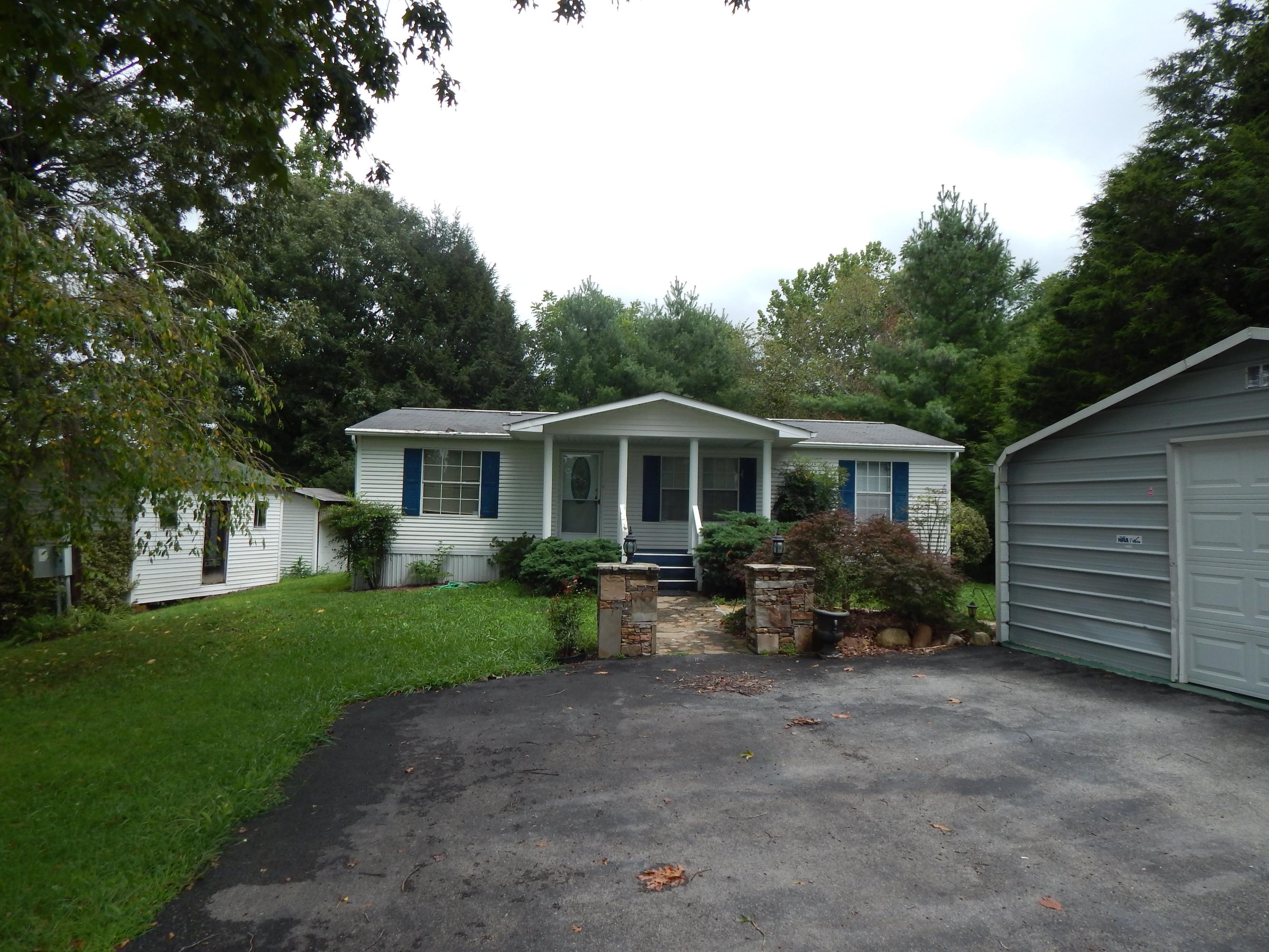1512 Sulphur Springs Road Clinton, TN 37716 - Photo 2 of 12 2014-08-11 13