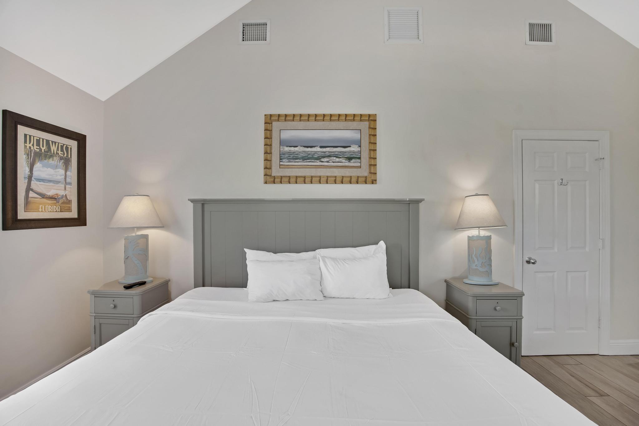 7204 Simran Lane Marathon, FL 33050 - Photo 33 of 47 a bedroom with a bed and lamp