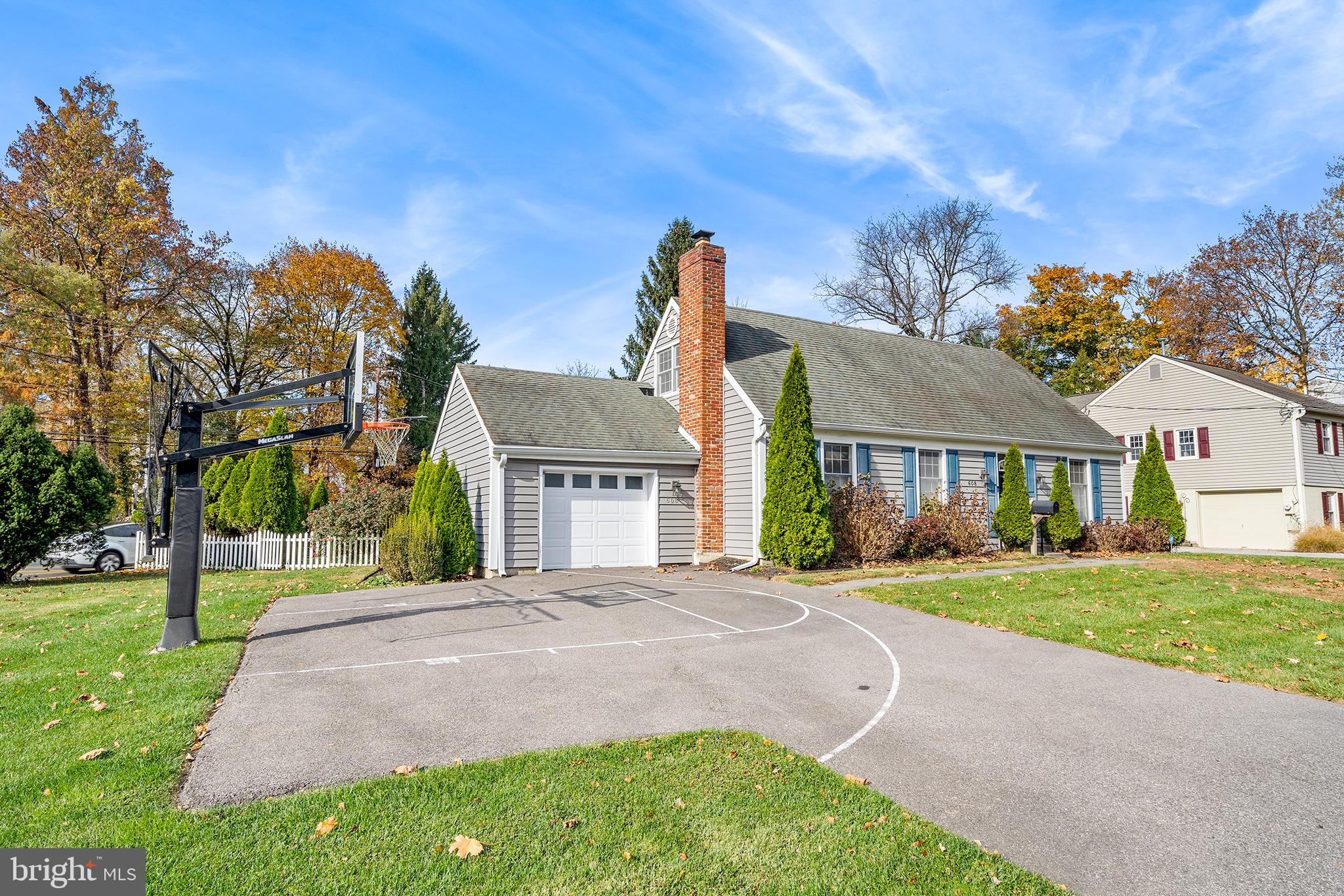 608 Valley View Road Ardmore, PA 19003 - Photo 3 of 35