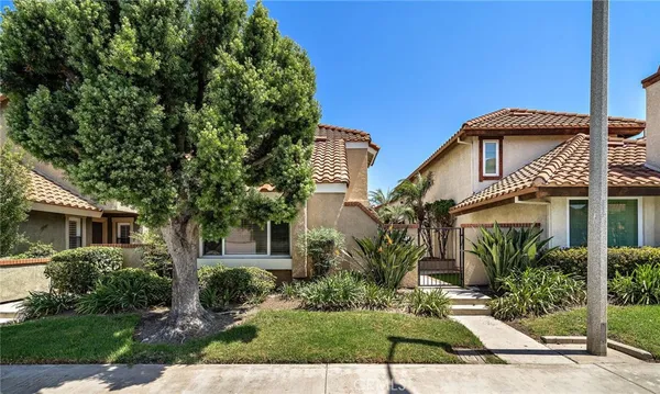 $4,200 | 17 Calabria, Irvine, CA 92620
