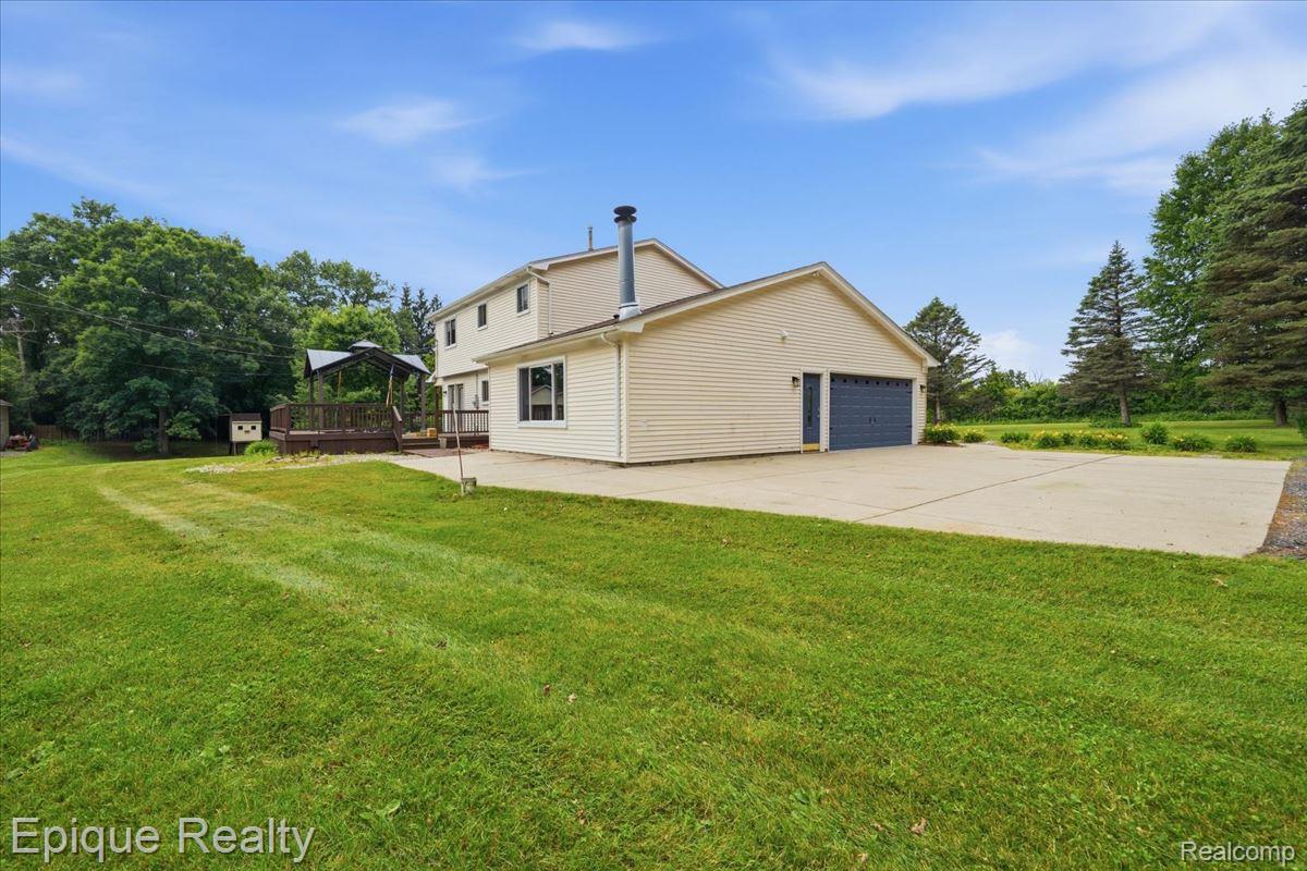 1221 Rhodes Road Lake Orion, MI 48360 - Photo 55 of 72 55-1221_Rhodes_063.jpg