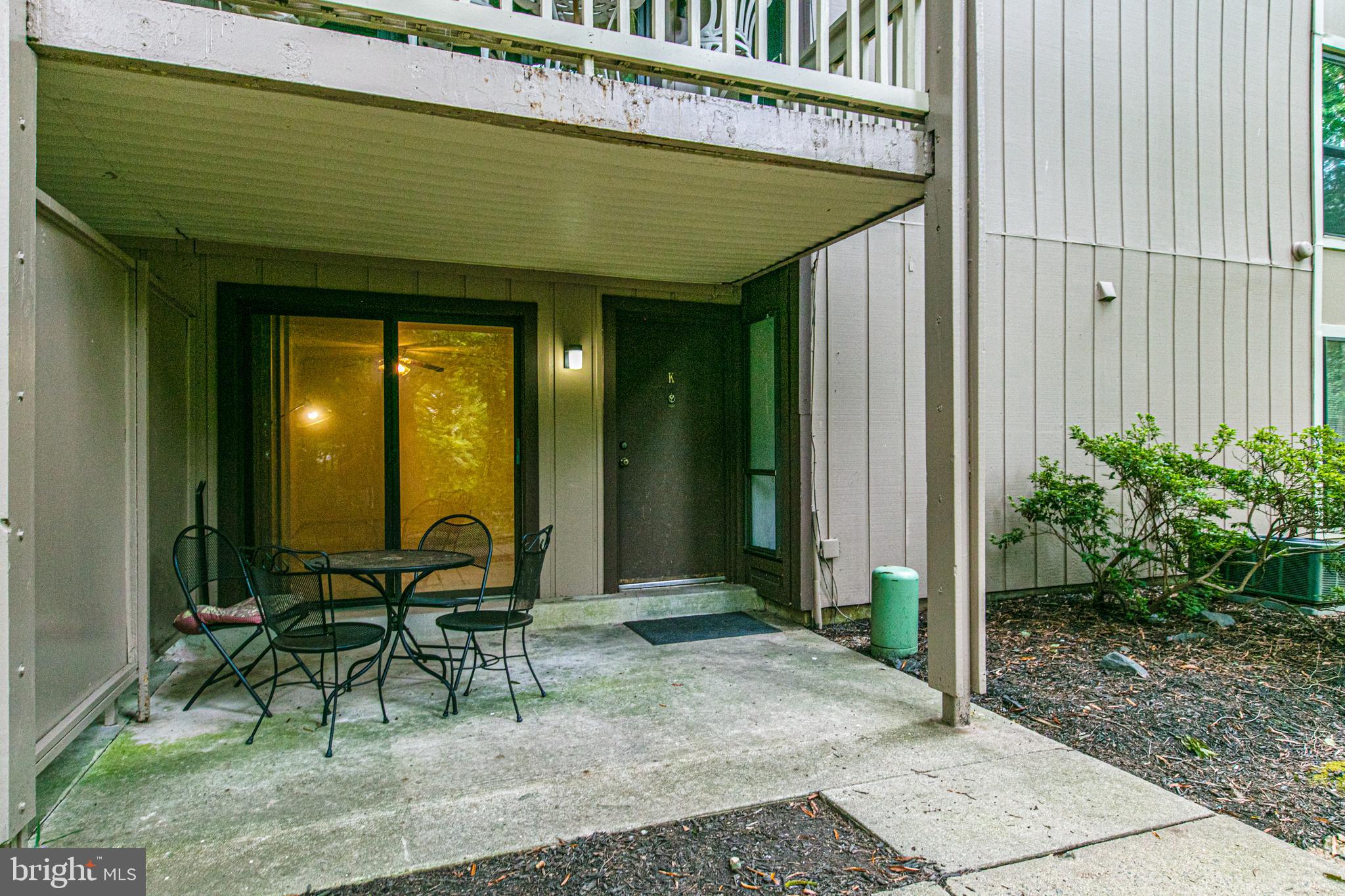 5816 Royal Ridge Drive, Unit K Springfield, VA 22152 - Photo 28 of 32 Private patio