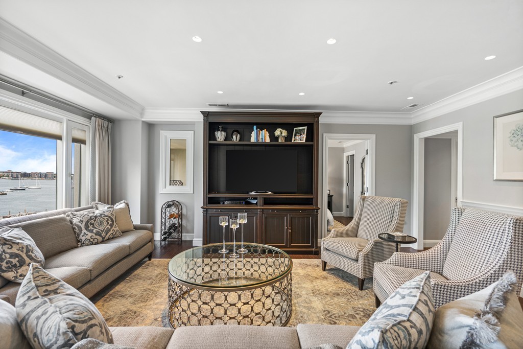 20 Rowes Wharf, Unit 607 Boston, MA 02110 - Photo 1 of 30