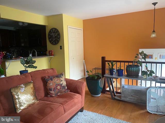 3341 Red Lion Road Philadelphia, PA 19114 - Photo 3 of 13 Living Room