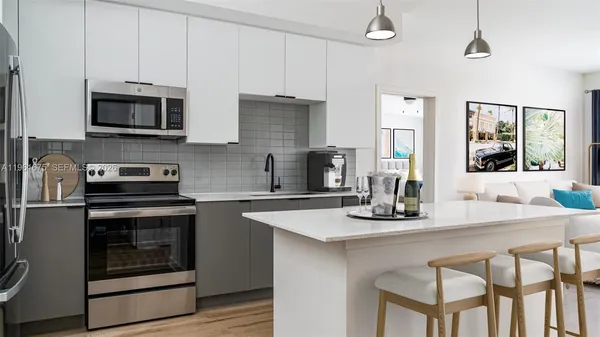 $2,490 | 4310 Chukka Ln Lake, Unit B1, Lake Worth, FL 33467