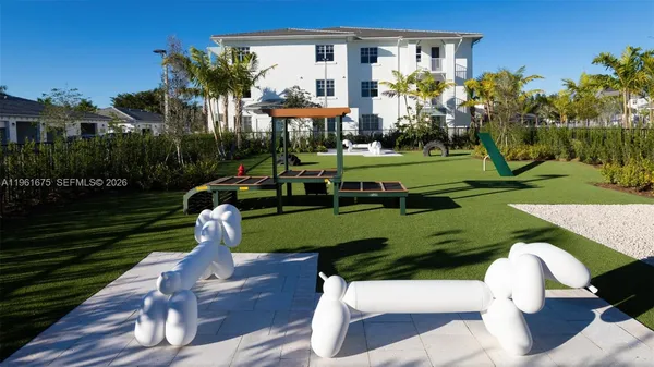 $2,490 | 4310 Chukka Ln Lake, Unit B1, Lake Worth, FL 33467