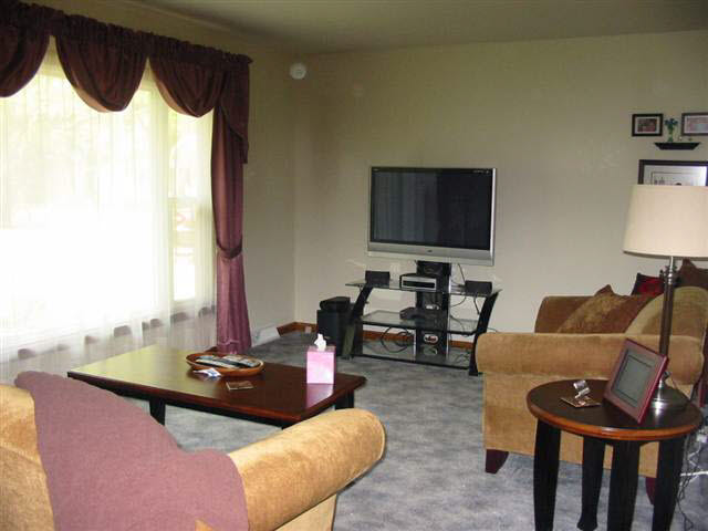 109 Roland Street Vincennes, IN 47591 - Photo 3 of 10 Gallery Image 3