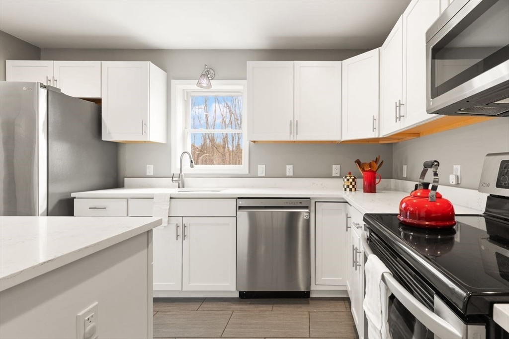 61 Holmes Road North Attleboro, MA 02760 - Photo 21 of 33