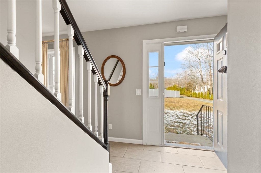 61 Holmes Road North Attleboro, MA 02760 - Photo 4 of 33