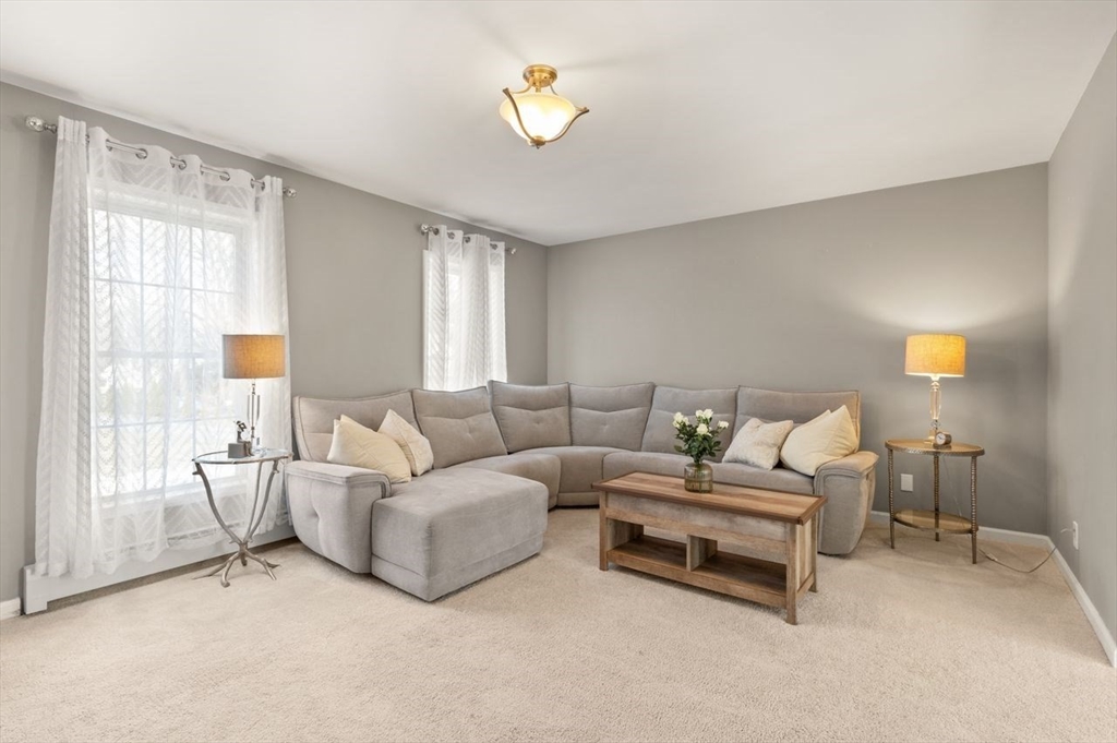 61 Holmes Road North Attleboro, MA 02760 - Photo 6 of 33