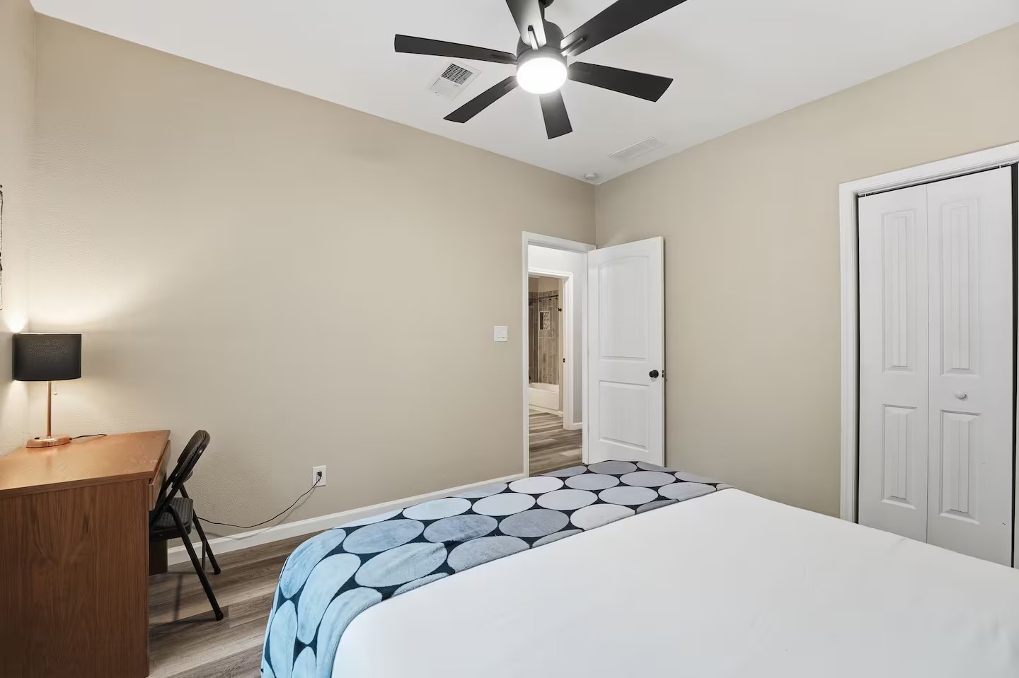 201 Winfield Thicket Road Bastrop, TX 78602 - Photo 22 of 36 a bedroom with a bed and a desk