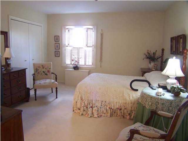 2557 Cherosen Road Louisville, KY 40205 - Photo 5 of 13 Additional Photo