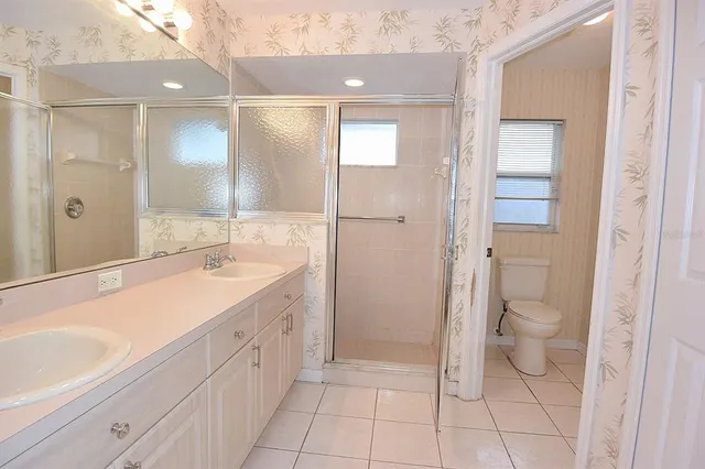 a bathroom with a toilet