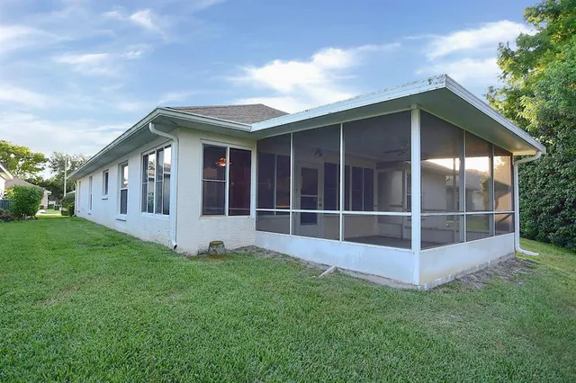 a view of front of house with yard