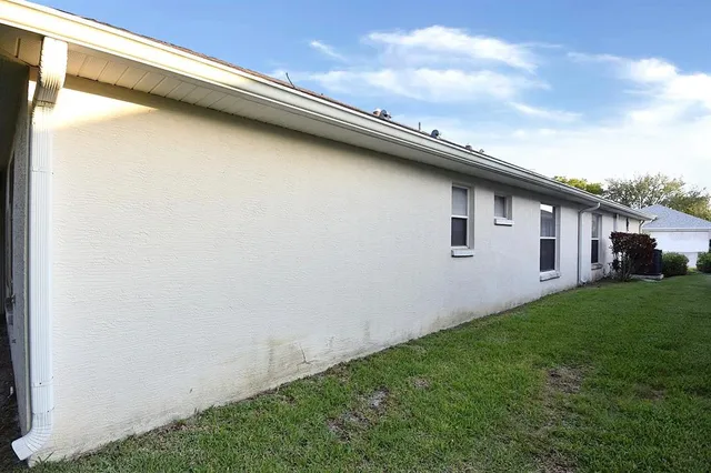 a house view with a outdoor space