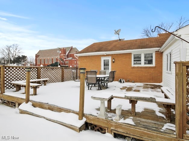 284 Wilson Street Struthers, OH 44471 - Photo 15 of 16 Snow covered deck with outdoor dining space