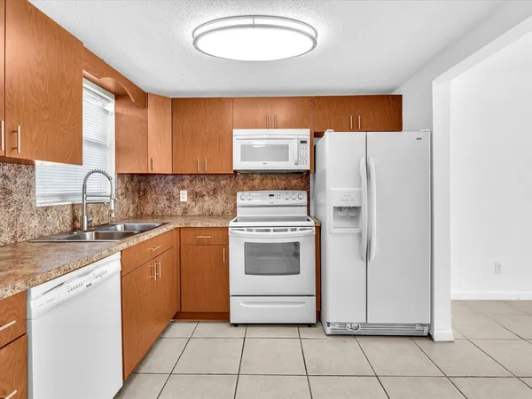 $99,000 | 6650 Royal Palm Boulevard, Unit 206C, Pompano Beach, FL 33063