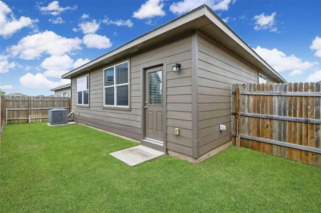 $1,750 | 2907 Tilmon Ln., Austin, TX 78725